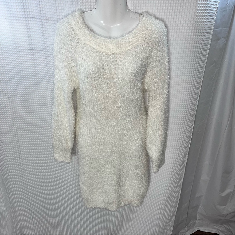 Love Always lafdies Cream colored Fuzzy Midi Dress size XL